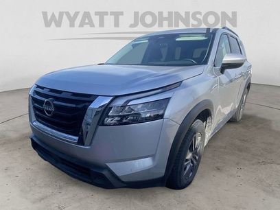 Used 2024 Nissan Pathfinder SV