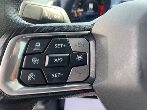 Used 2025 Ford Mustang GT Premium RWD image 34