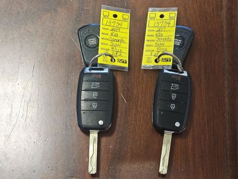 Used 2017 Kia Sorento LX w/ LX Convenience Package image 32