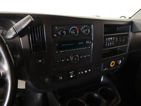 Used 2021 Chevrolet Express 2500 w/ Driver Convenience Package image 5