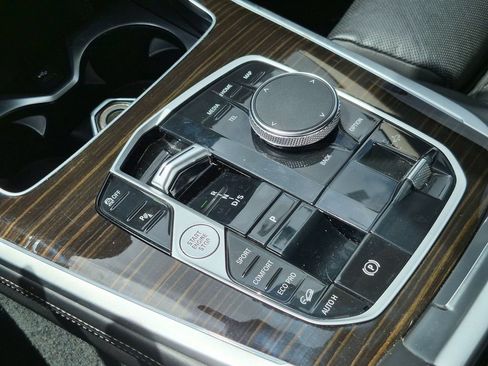 Used 2023 BMW X7 xDrive40i AWD/4WD image 17