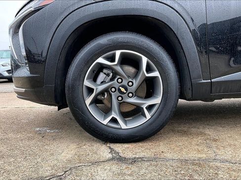 Used 2024 Chevrolet Trax LT image 35