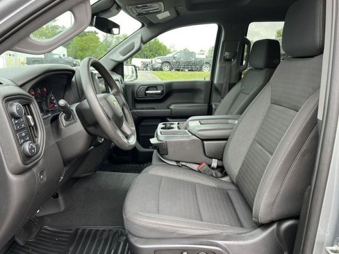 Used 2023 Chevrolet Silverado 1500 Custom AWD/4WD image 3
