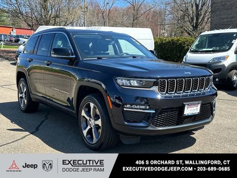 Used 2023 Jeep Grand Cherokee 4WD 4xe image 5