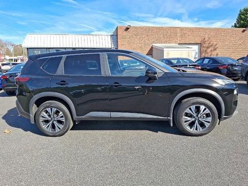 Used 2022 Nissan Rogue SV image 7