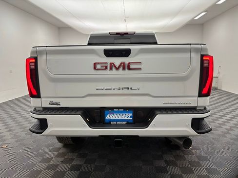New 2025 GMC Sierra 2500 Denali w/ Denali Reserve Package image 10