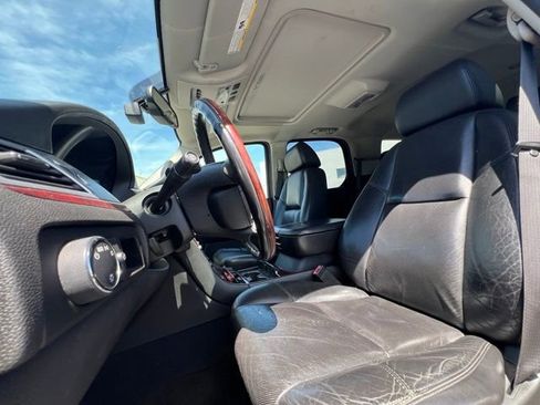 Used 2008 Cadillac Escalade AWD image 16