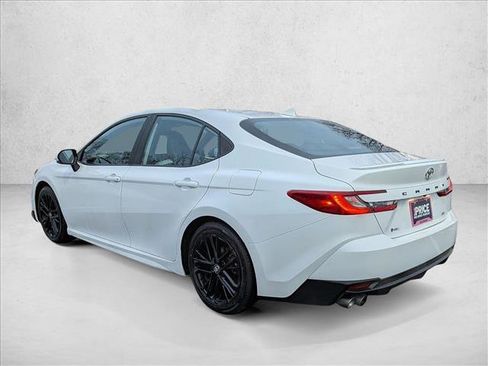 Used 2025 Toyota Camry SE image 8