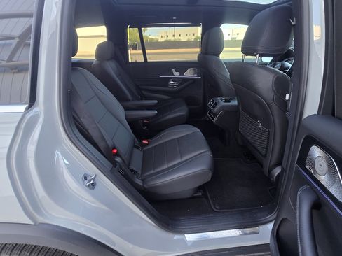 Used 2024 Mercedes-Benz GLS 450 4MATIC image 36
