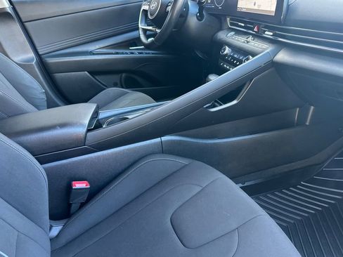 Used 2024 Hyundai Elantra SEL w/ Convenience Package image 15