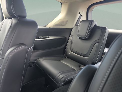 New 2026 INFINITI QX80 Luxe w/ Cargo Package image 8