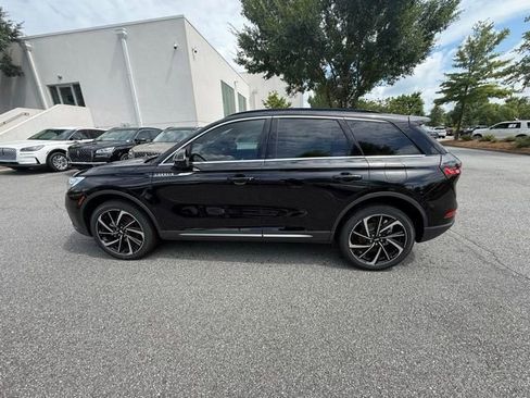 New 2025 Lincoln Corsair Reserve image 3