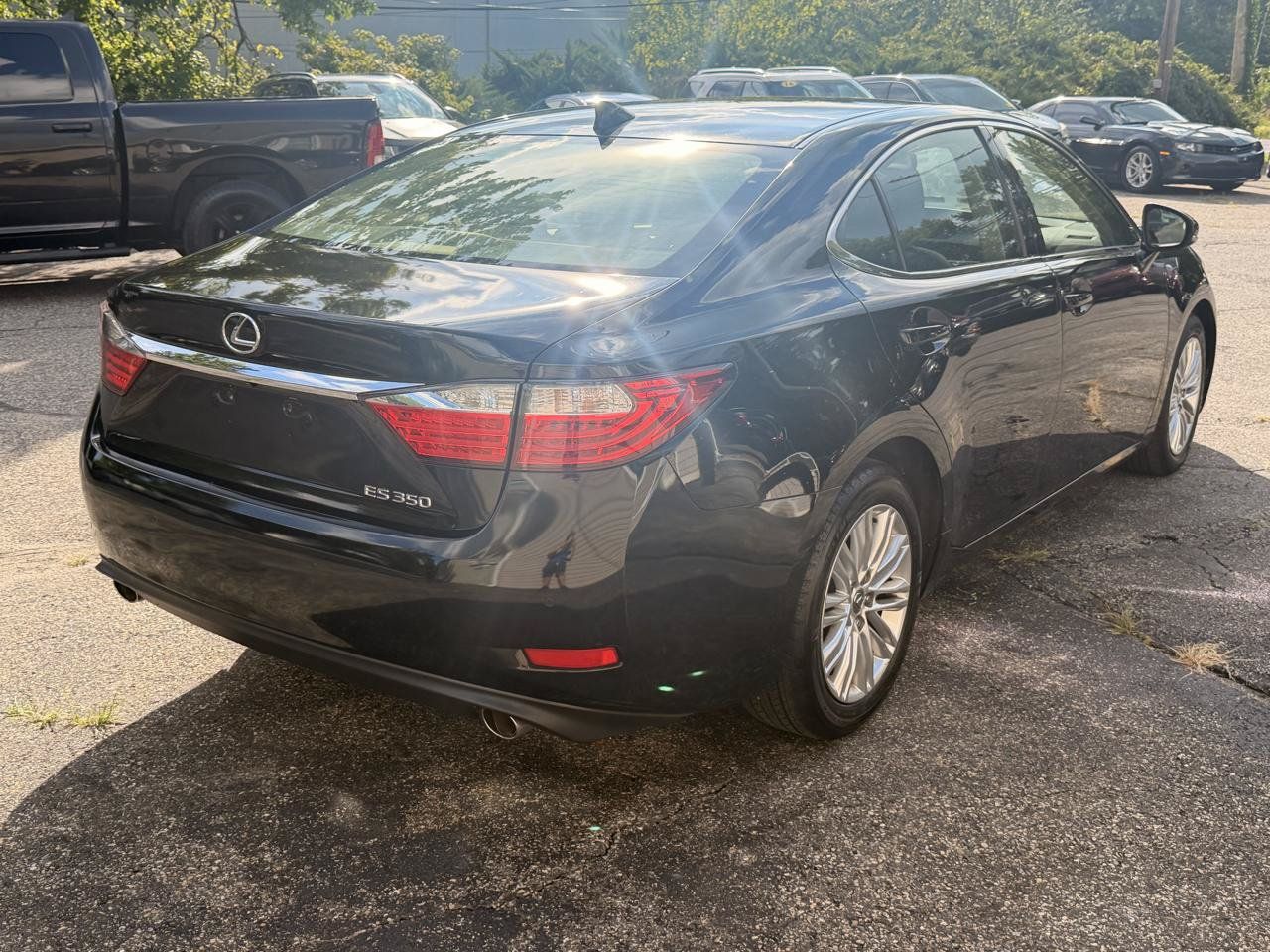 Used 2015 Lexus ES 350 w/ Luxury Package FWD image 6