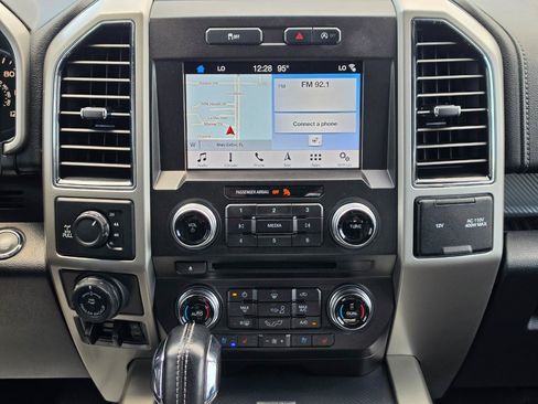 Used 2018 Ford F150 Lariat w/ Equipment Group 502A Luxury AWD/4WD image 19