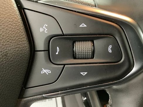Used 2025 Chevrolet TrailBlazer LT w/ Convenience Package FWD image 17