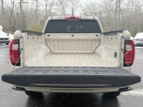 New 2026 GMC Canyon Elevation w/ Convenience Package image 16