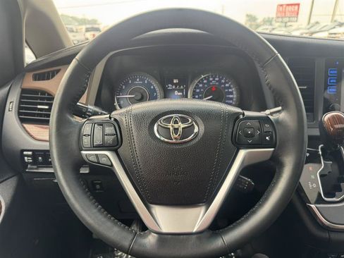 Used 2017 Toyota Sienna Limited AWD/4WD image 36