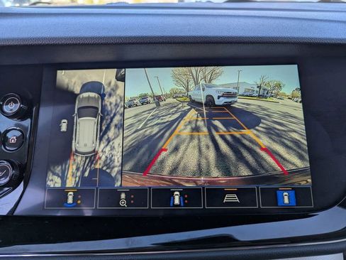 Used 2023 Buick Envision Avenir image 25