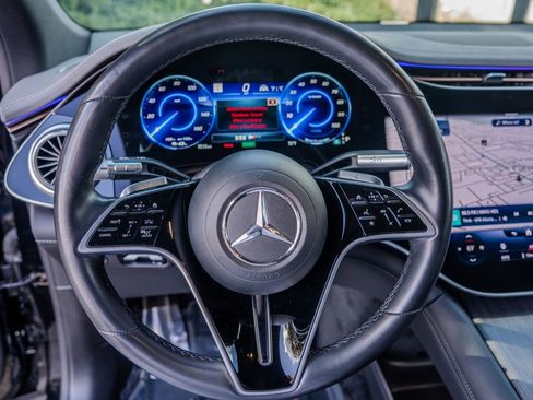 Used 2023 Mercedes-Benz EQS 580 4MATIC SUV image 5