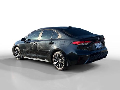 Used 2020 Toyota Corolla XSE image 3