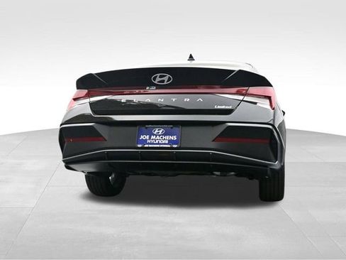 New 2026 Hyundai Elantra Limited image 37