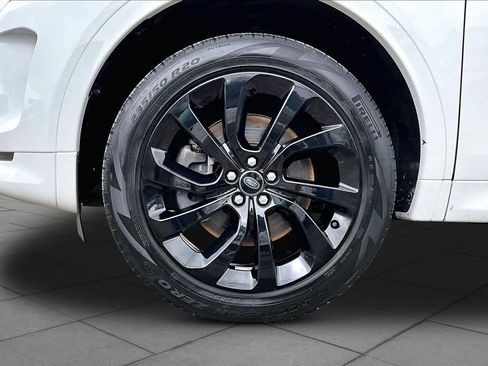 Used 2023 Land Rover Discovery Sport SE R-Dynamic AWD/4WD image 11