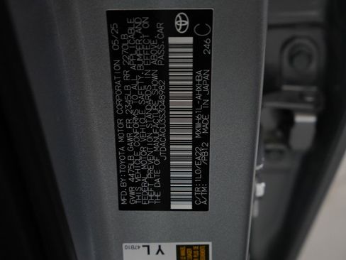 Used 2025 Toyota Prius Plug-In Hybrid image 26