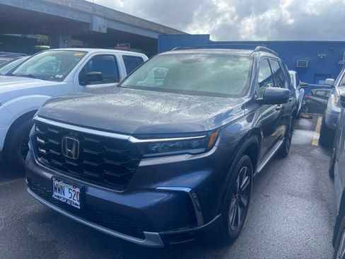 Used 2023 Honda Pilot Touring image 2