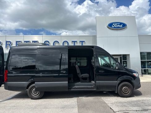 Used 2025 Mercedes-Benz Sprinter 2500 image 2