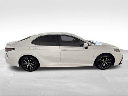 Used 2023 Toyota Camry SE w/ Convenience Package FWD image 9
