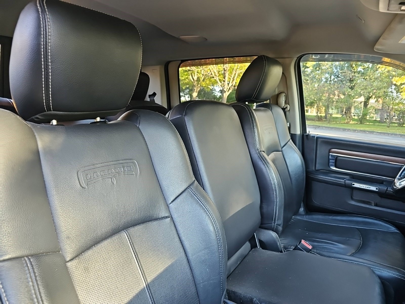 Used 2018 RAM 1500 Laramie w/ Convenience Group AWD/4WD image 12