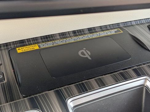 Used 2024 Toyota Sienna Platinum FWD image 23
