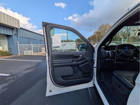 New 2025 Ford Expedition Max Platinum image 12