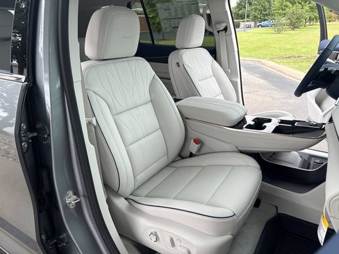 New 2026 Buick Enclave Avenir w/ Super Cruise Package FWD image 53