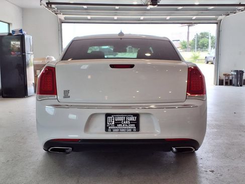 Used 2019 Chrysler 300 Touring w/ Driver Convenience Group RWD image 16