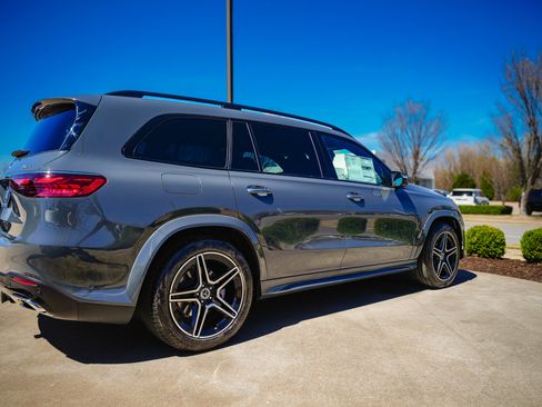 New 2026 Mercedes-Benz GLS 450 4MATIC image 11