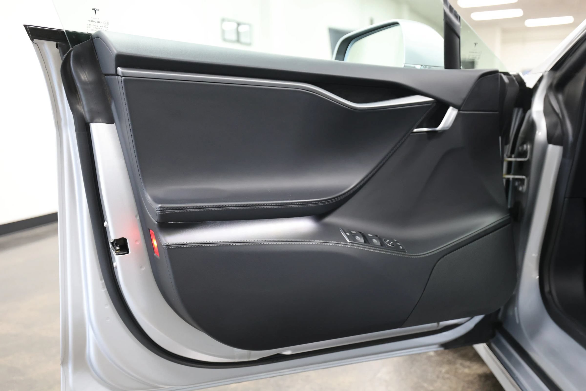 Used 2018 Tesla Model S 100D AWD/4WD image 23