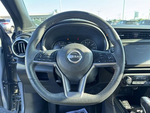 Used 2023 Nissan Kicks SR image 20
