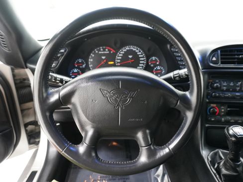 Used 2004 Chevrolet Corvette Convertible w/ Preferred Equipment Group image 19