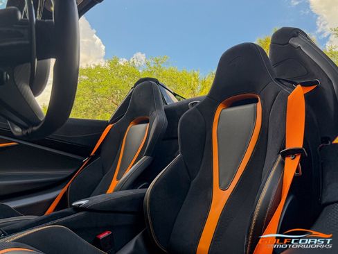 Used 2022 McLaren 720S Performance RWD image 26