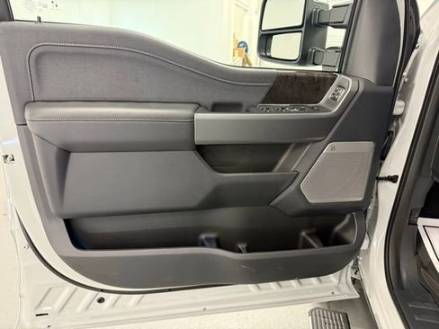 New 2026 Ford F250 4x4 Crew Cab Super Duty image 13
