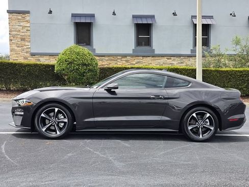 Used 2022 Ford Mustang Coupe RWD image 3