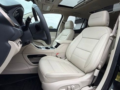 Used 2023 GMC Acadia Denali w/ Denali Ultimate Package image 18