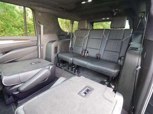 Used 2025 Cadillac Escalade ESV Sport Platinum AWD/4WD image 25