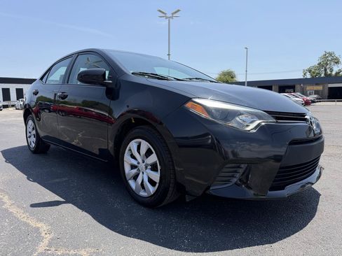 Used 2016 Toyota Corolla LE FWD image 3