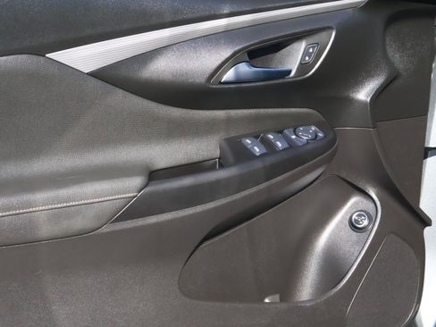 Used 2025 Buick Envista Avenir image 18