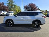 Used 2023 Mitsubishi Outlander SE image 4