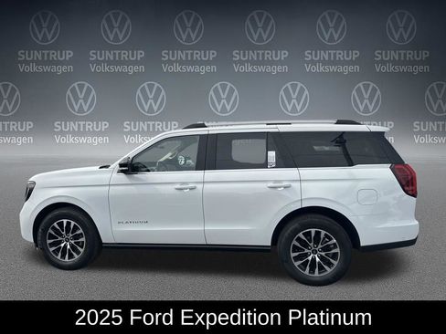Used 2025 Ford Expedition Platinum image 2