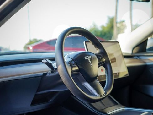 Used 2023 Tesla Model 3 Standard Range RWD image 9