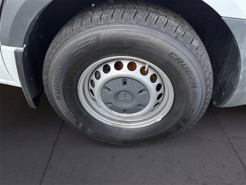 Used 2024 Mercedes-Benz Sprinter 2500 image 13